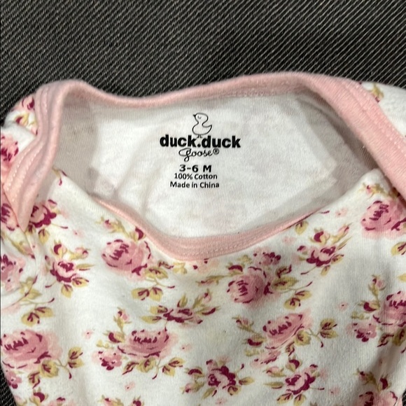 Pink Floral Baby Onesie 3-6 Months Preloved - Picture 2 of 3